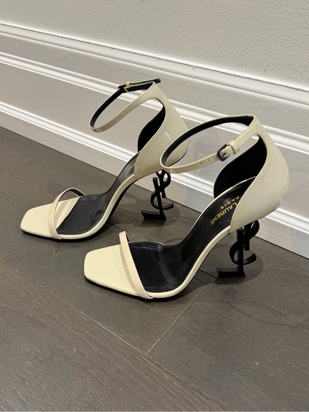 Saint Laurent Ivory Leather Ankle-Strap Heels with Black Logo Heels - Picture 4 of 5